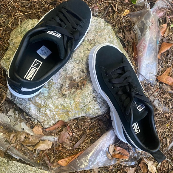 ⚫️Flyer Than Your Moms Pumas 🌚 - Picture 7 of 11